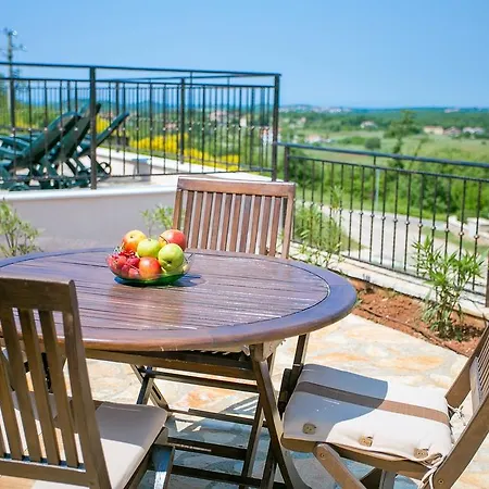 Apartament 4-bedroom Holiday In Montizana/istrien 10056 *