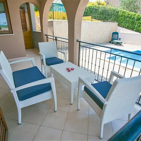 4-bedroom Holiday In Montizana/istrien 10056 *