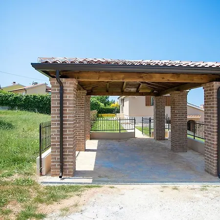 4-bedroom Holiday In Montizana/istrien 10056
