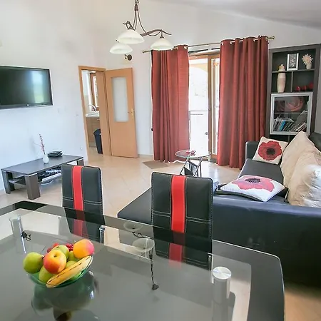 4-bedroom Holiday In Montizana/istrien 10056 *